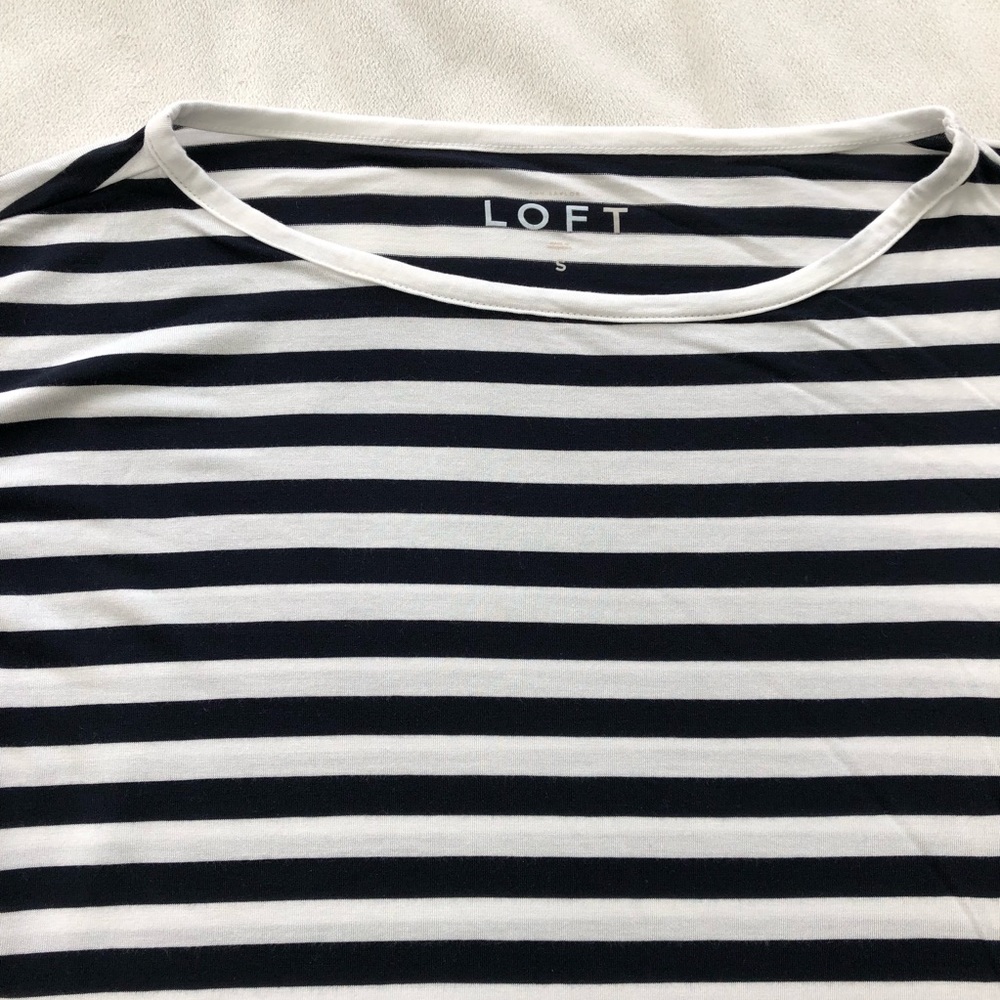 ‼️ LAST CHANCE ‼️Navy & white striped boatneck tee - Picture 3 of 4